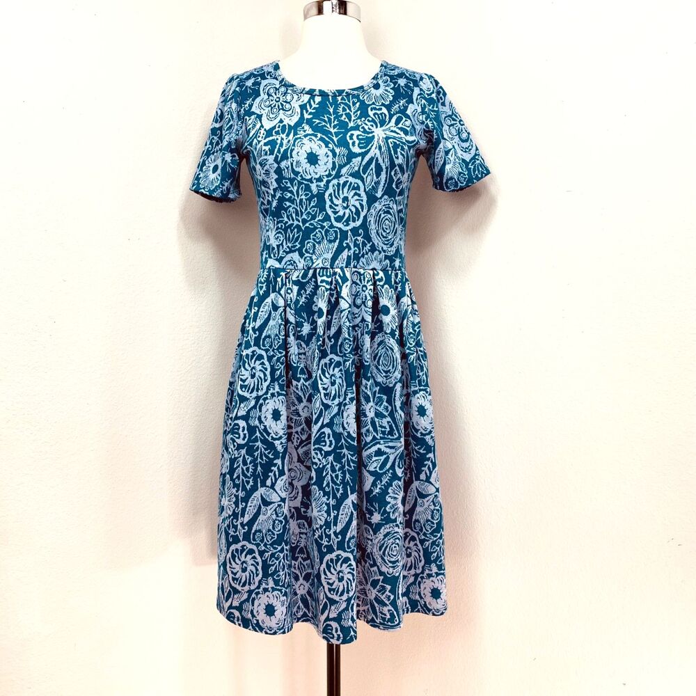 LulaRoe Blue Floral Knit Dress Med Fit n Flare Short Sleeve Pockets Boho Peasant